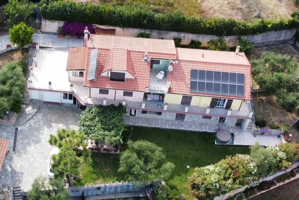 Willa Casa Solemar Imperia Zewnętrze zdjęcie