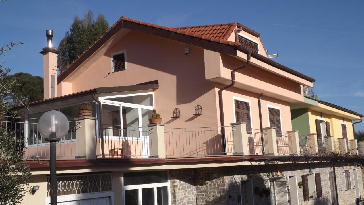 Willa Casa Solemar Imperia Zewnętrze zdjęcie